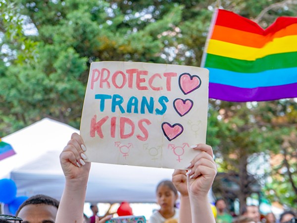 La transphobie tue, et coûte des millions à&nbsp;l’État